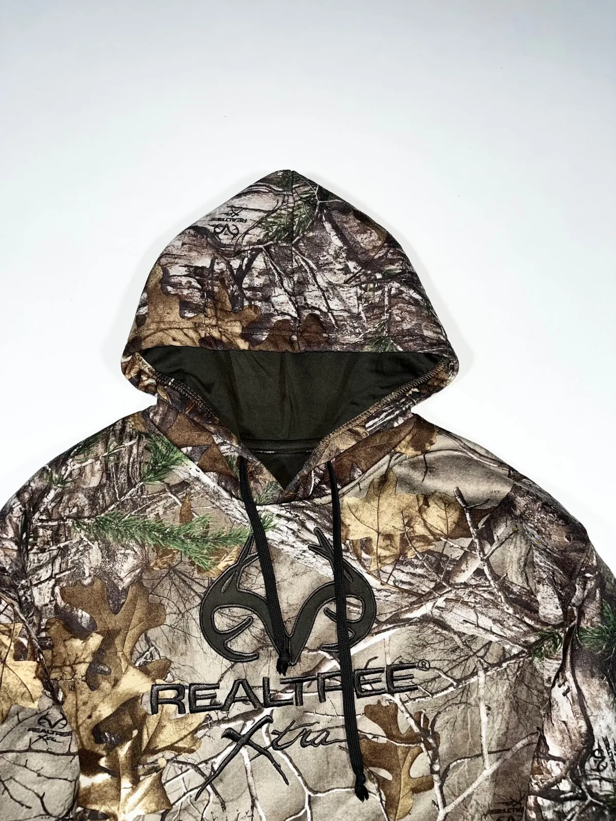 Vintage Realtree Camouflage Hoodie — photo 2