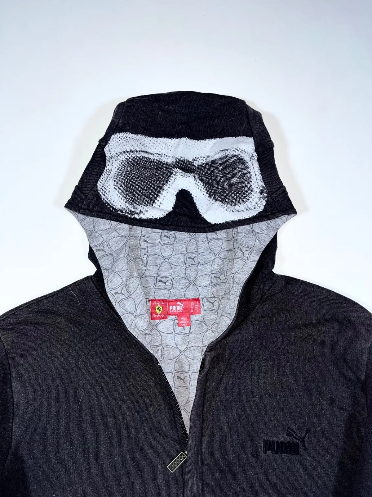Vintage PUMA x Ferrari Hooded Jacket – Black Y2K Scuderia Ferrari — photo 2