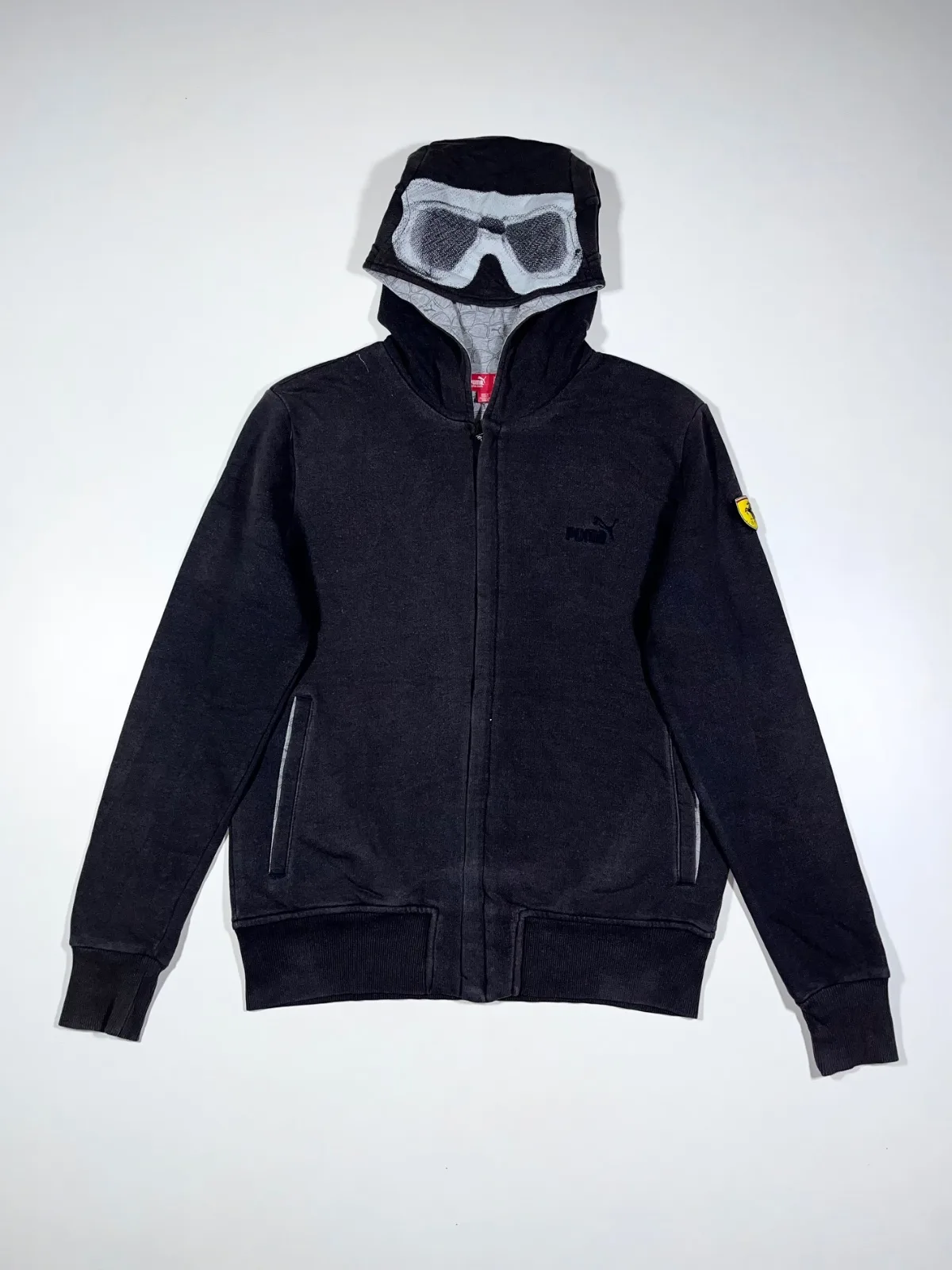 Vintage PUMA x Ferrari Hooded Jacket – Black Y2K Scuderia Ferrari