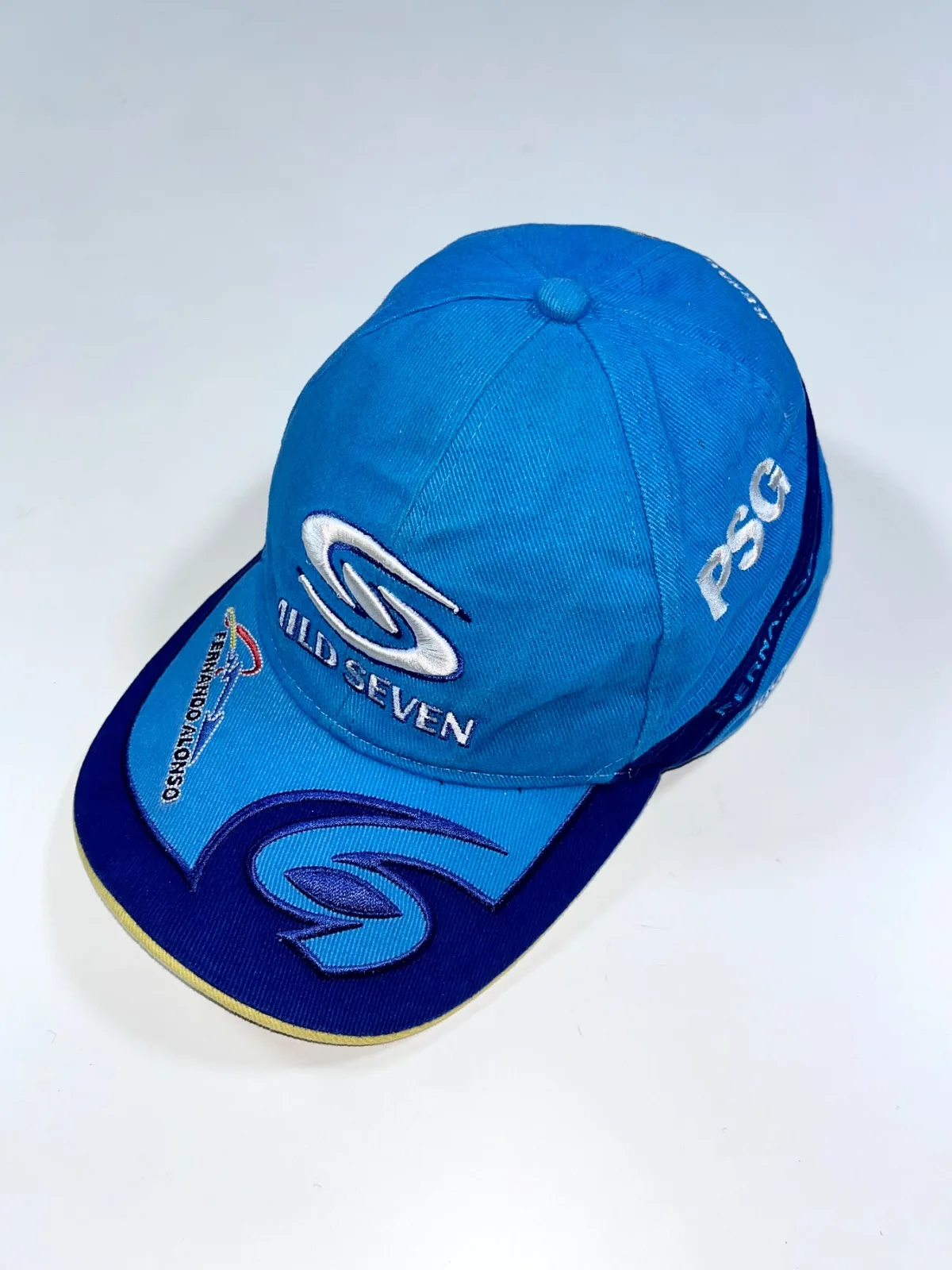 Fernando Alonso / Renault F1 Team Official Racing Cap — photo 3