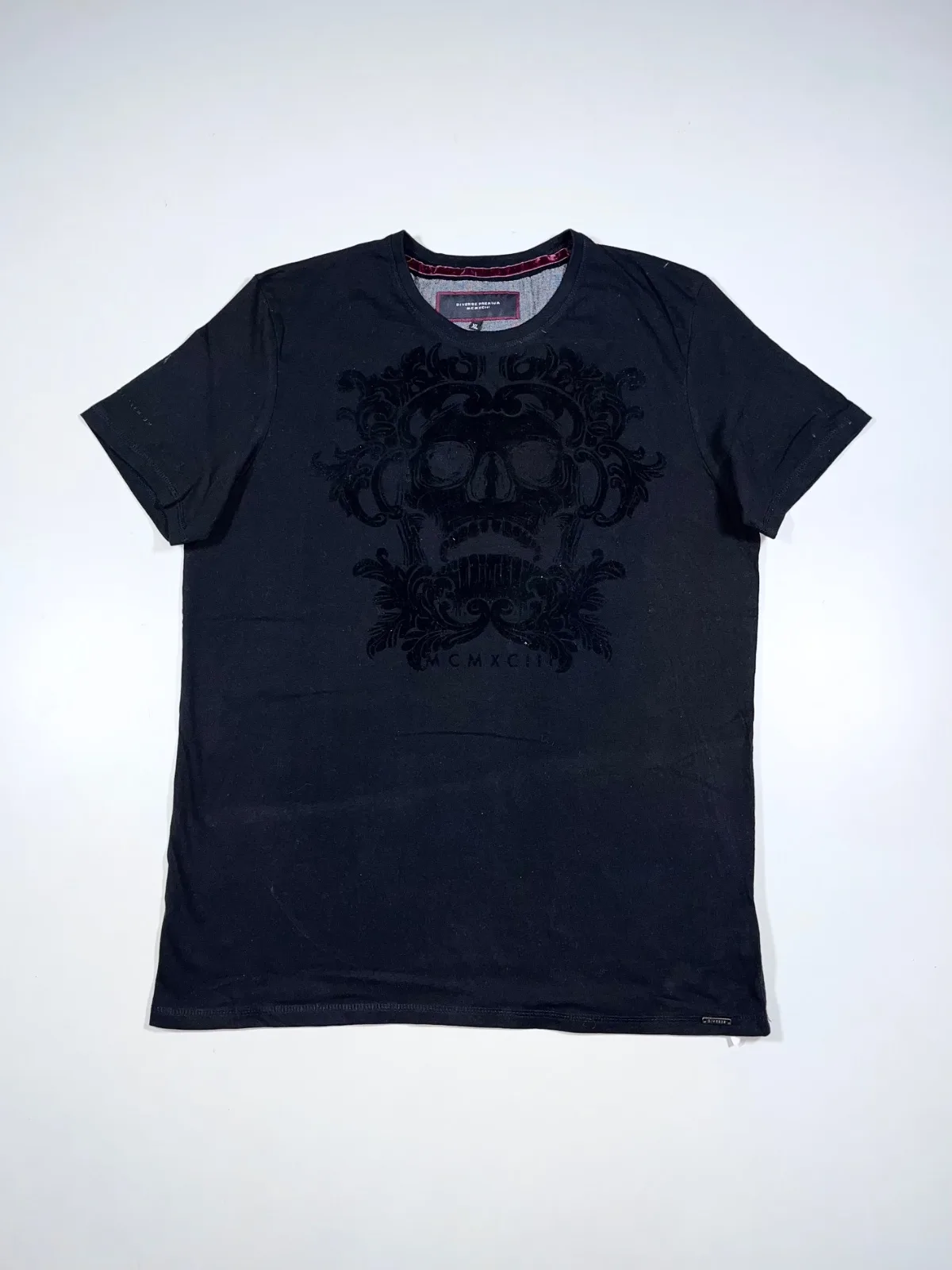 Diverse Premium MCMX Skull Printed T-shirt