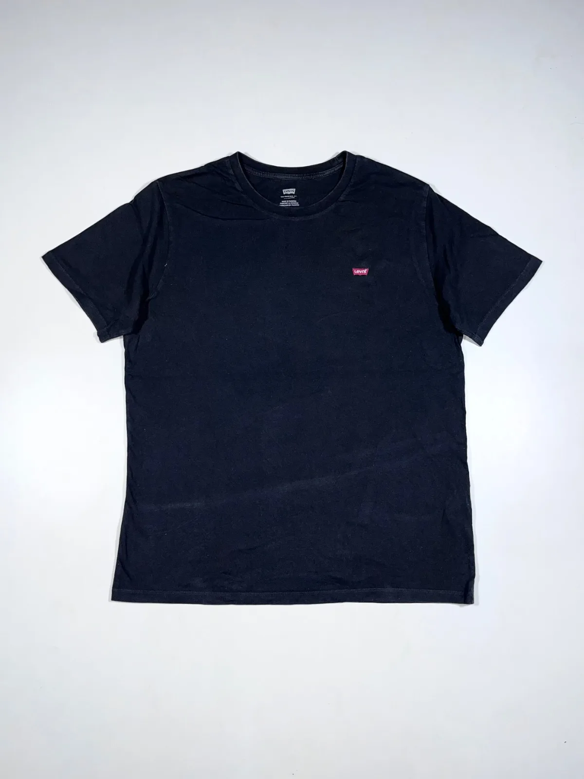 Vintage Levi’s Y2K T-shirt