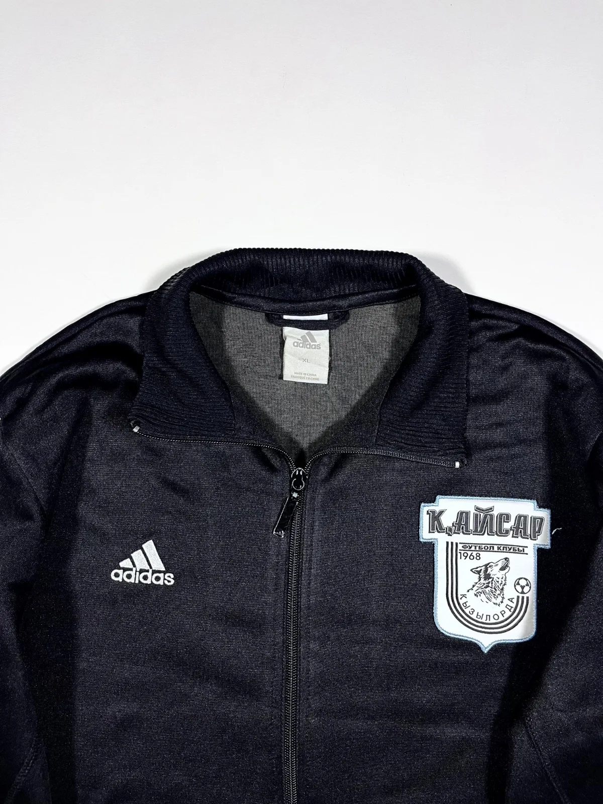 Vintage Adidas Wolf Print Football Jacket — photo 2