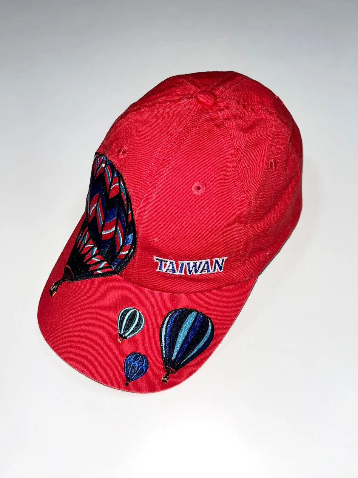 Vintage Taiwan Hot Air Balloon Embroided Cap — photo 3