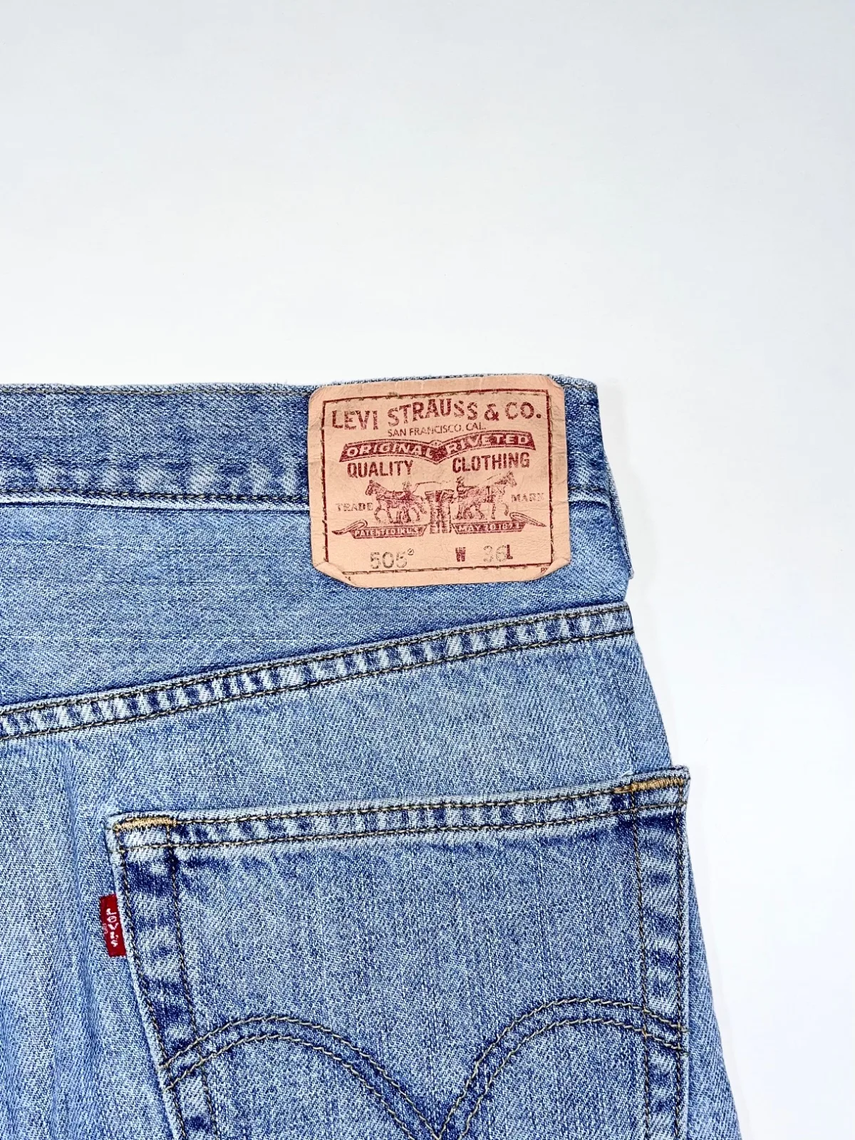 Vintage Levi’s Denim Shorts — photo 2
