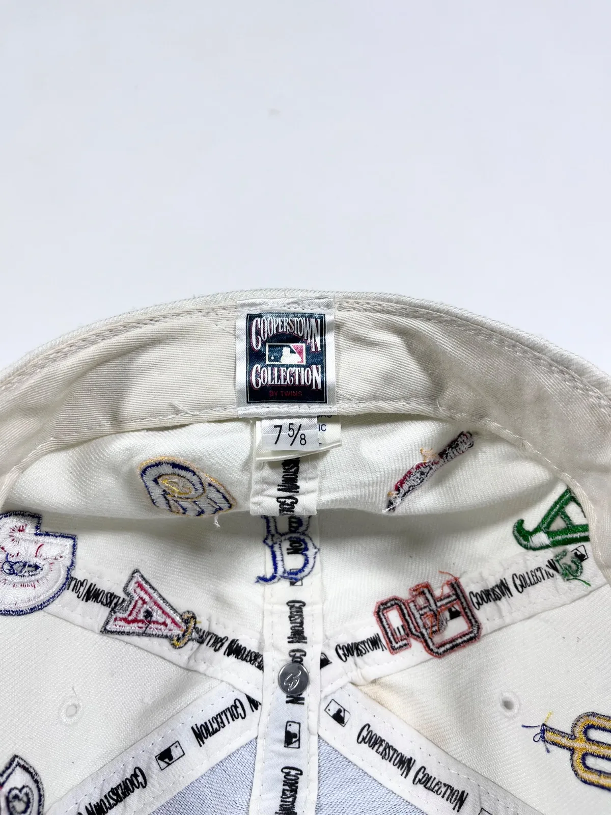 Vintage 90s MLB Cooperstown Collection All-Over Logo Fitted Cap – 7 5/8 — photo 2