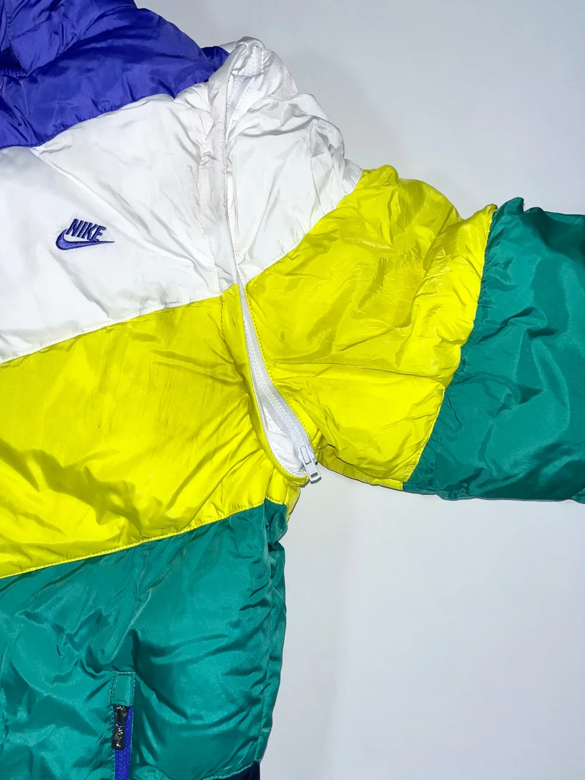 Nike’s Puffer Jacket With Detachable Arm/Hood — photo 4