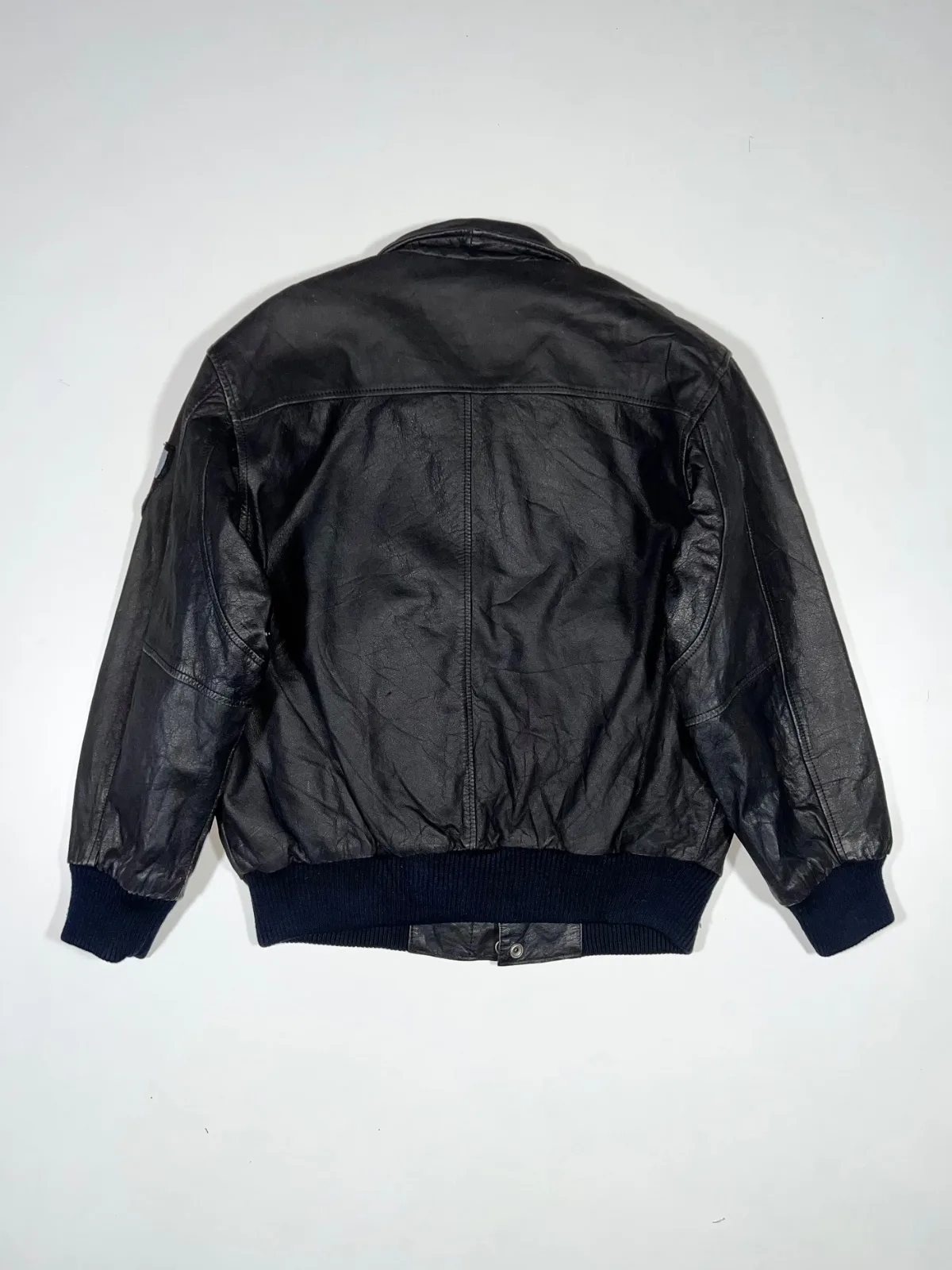 Vintage Men’s Leather Flight Jacket A-2 Style Aviator Bomber Jacket — photo 5