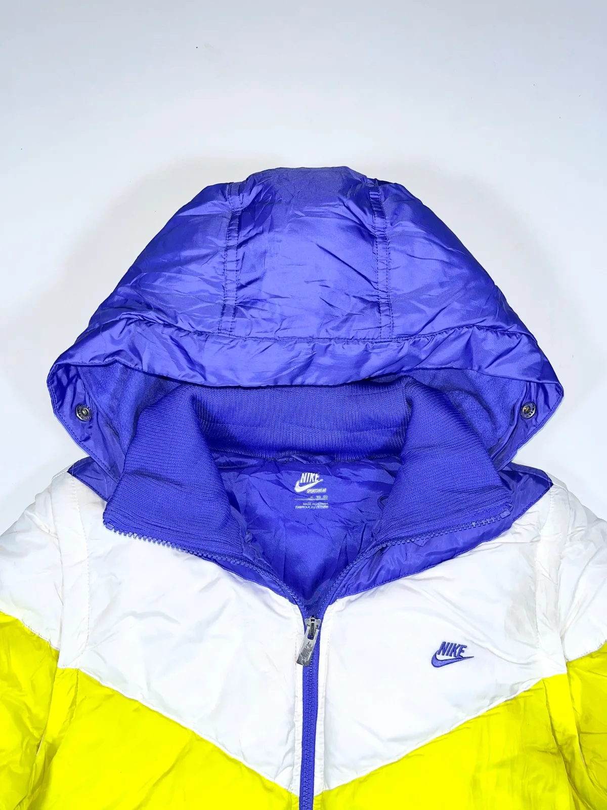 Nike’s Puffer Jacket With Detachable Arm/Hood — photo 2